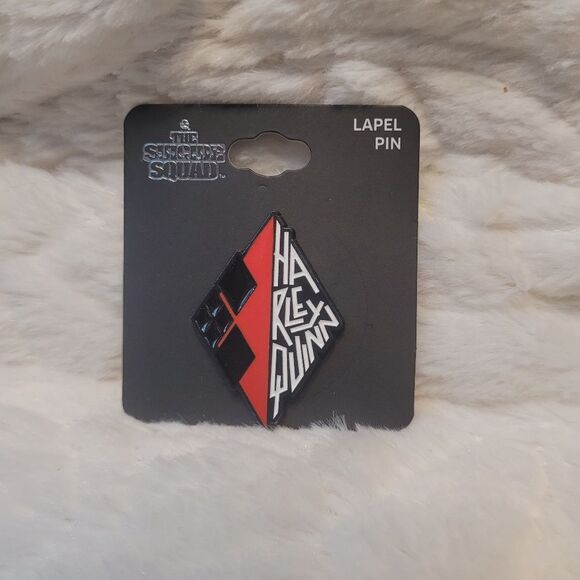 DC Comics Harley Quinn The Suicide Squad Name Logo Pin Enamel New OOS - Picture 2 of 5